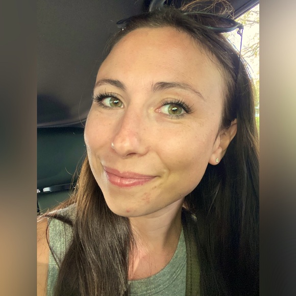 Meet your Posher, Jessica - Picture 1 of 1